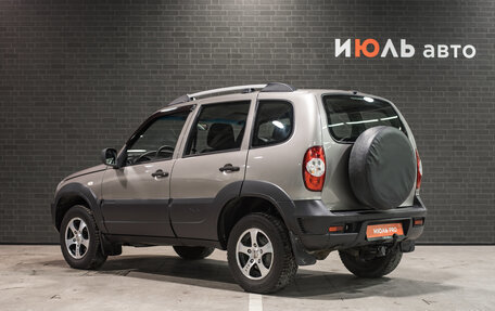 Chevrolet Niva I рестайлинг, 2018 год, 860 000 рублей, 4 фотография