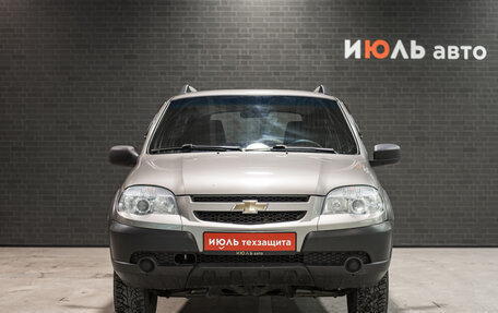 Chevrolet Niva I рестайлинг, 2018 год, 860 000 рублей, 2 фотография