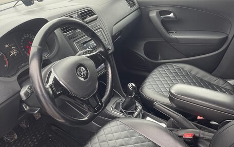 Volkswagen Polo VI (EU Market), 2017 год, 1 200 000 рублей, 6 фотография