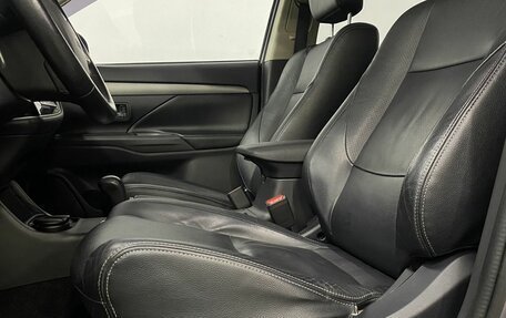 Mitsubishi Outlander III рестайлинг 3, 2012 год, 1 809 000 рублей, 13 фотография