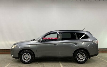 Mitsubishi Outlander III рестайлинг 3, 2012 год, 1 809 000 рублей, 4 фотография