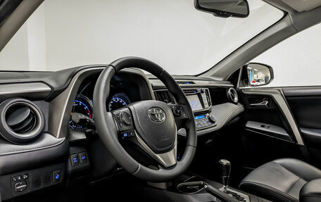 Toyota RAV4, 2015 год, 2 350 000 рублей, 16 фотография