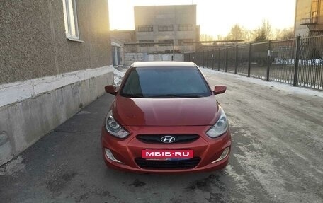 Hyundai Solaris II рестайлинг, 2011 год, 750 000 рублей, 3 фотография