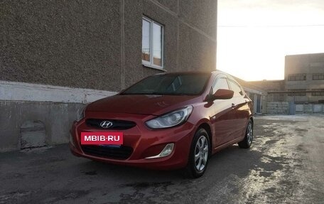 Hyundai Solaris II рестайлинг, 2011 год, 750 000 рублей, 10 фотография