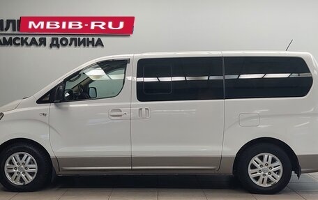 Hyundai H-1 II рестайлинг, 2017 год, 2 095 000 рублей, 5 фотография