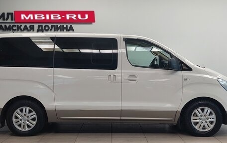 Hyundai H-1 II рестайлинг, 2017 год, 2 095 000 рублей, 6 фотография