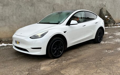 Tesla Model Y I, 2023 год, 6 000 000 рублей, 3 фотография