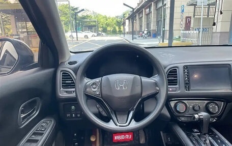 Honda Vezel, 2020 год, 1 640 000 рублей, 13 фотография