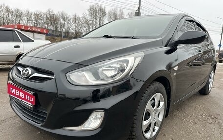 Hyundai Solaris II рестайлинг, 2013 год, 999 000 рублей, 2 фотография