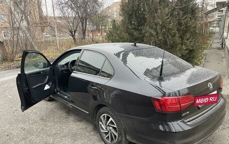 Volkswagen Jetta VI, 2017 год, 1 650 000 рублей, 6 фотография