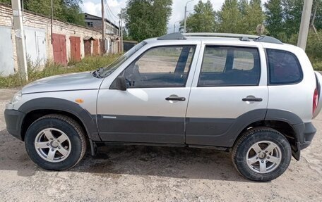 Chevrolet Niva I рестайлинг, 2009 год, 450 000 рублей, 3 фотография