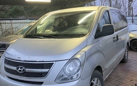 Hyundai Grand Starex Grand Starex I рестайлинг 2, 2009 год, 840 000 рублей, 1 фотография