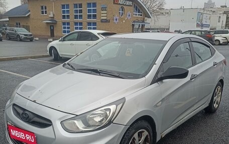 Hyundai Solaris II рестайлинг, 2011 год, 670 000 рублей, 21 фотография