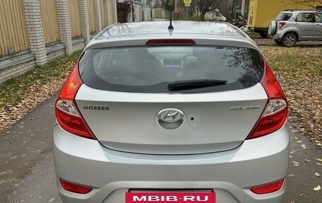 Hyundai Solaris II рестайлинг, 2012 год, 860 000 рублей, 6 фотография