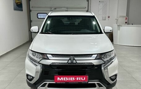 Mitsubishi Outlander III рестайлинг 3, 2019 год, 2 249 900 рублей, 2 фотография