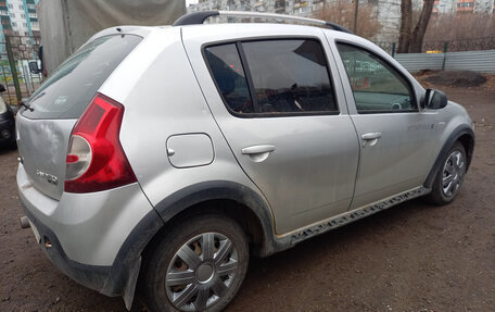 Renault Sandero I, 2013 год, 397 000 рублей, 4 фотография