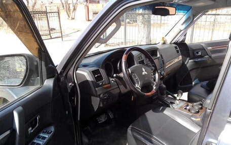 Mitsubishi Pajero IV, 2010 год, 2 399 700 рублей, 2 фотография