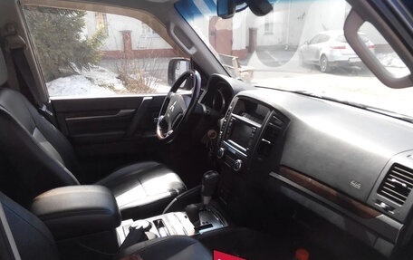 Mitsubishi Pajero IV, 2010 год, 2 399 700 рублей, 3 фотография