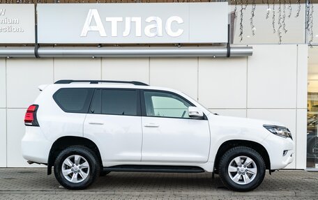 Toyota Land Cruiser Prado 150 рестайлинг 2, 2022 год, 7 990 000 рублей, 6 фотография