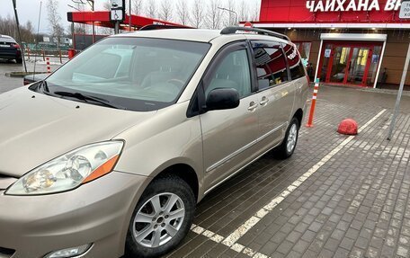 Toyota Sienna II рестайлинг, 2006 год, 1 399 999 рублей, 2 фотография