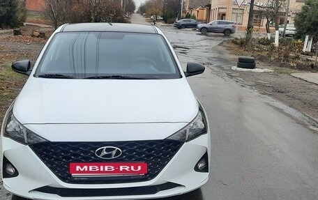 Hyundai Solaris II рестайлинг, 2020 год, 1 540 000 рублей, 4 фотография