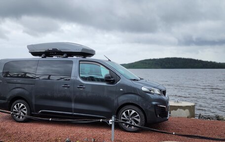 Peugeot Traveller I, 2018 год, 4 044 000 рублей, 1 фотография