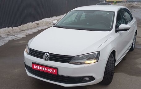 Volkswagen Jetta VI, 2014 год, 990 000 рублей, 1 фотография