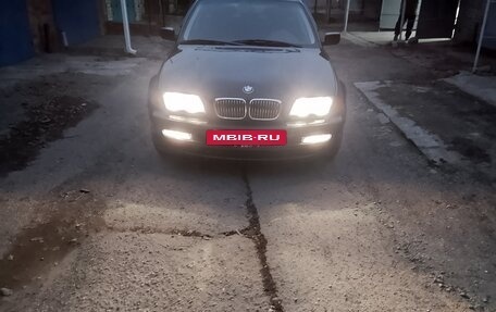 BMW 3 серия, 2000 год, 825 000 рублей, 31 фотография