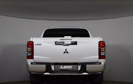 Mitsubishi L200, 2024 год, 5 950 000 рублей, 5 фотография