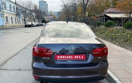 Volkswagen Jetta VI, 2014 год, 1 330 000 рублей, 3 фотография