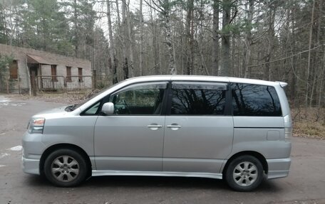 Toyota Voxy II, 2002 год, 900 000 рублей, 11 фотография