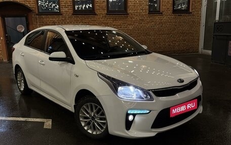 KIA Rio IV, 2018 год, 1 450 000 рублей, 2 фотография