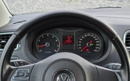 Volkswagen Polo VI (EU Market), 2012 год, 950 000 рублей, 22 фотография