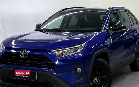 Toyota RAV4, 2021 год, 3 300 000 рублей, 1 фотография