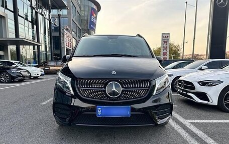 Mercedes-Benz Vito, 2023 год, 8 850 000 рублей, 2 фотография