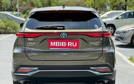 Toyota Harrier, 2021 год, 3 650 000 рублей, 4 фотография