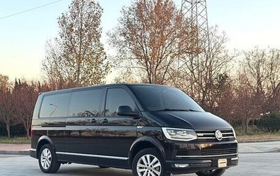 Volkswagen Caravelle T6 рестайлинг, 2018 год, 4 300 000 рублей, 1 фотография