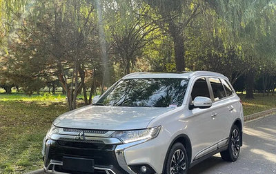 Mitsubishi Outlander III рестайлинг 3, 2021 год, 2 170 000 рублей, 1 фотография