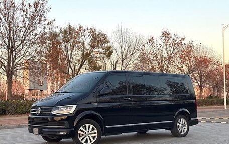 Volkswagen Caravelle T6 рестайлинг, 2018 год, 4 300 000 рублей, 3 фотография