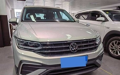 Volkswagen Tiguan II, 2022 год, 3 852 250 рублей, 1 фотография