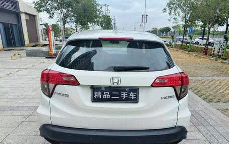 Honda Vezel, 2019 год, 1 670 000 рублей, 4 фотография