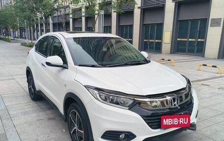 Honda Vezel, 2019 год, 1 670 000 рублей, 2 фотография