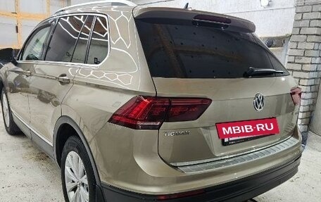 Volkswagen Tiguan II, 2018 год, 2 880 000 рублей, 6 фотография