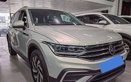 Volkswagen Tiguan II, 2022 год, 3 852 250 рублей, 5 фотография