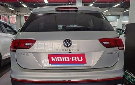 Volkswagen Tiguan II, 2022 год, 3 852 250 рублей, 2 фотография