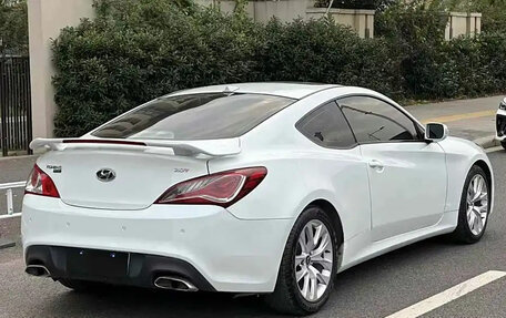 Hyundai Genesis Coupe I рестайлинг, 2014 год, 2 100 000 рублей, 8 фотография