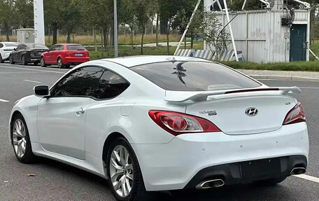 Hyundai Genesis Coupe I рестайлинг, 2014 год, 2 100 000 рублей, 9 фотография