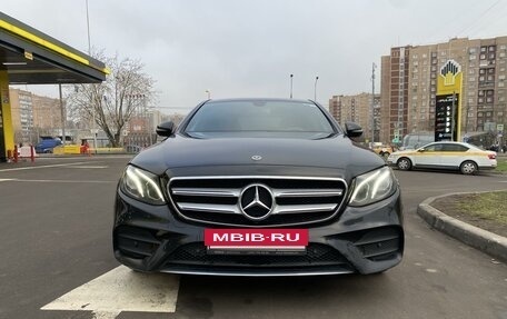 Mercedes-Benz E-Класс, 2019 год, 3 250 000 рублей, 2 фотография