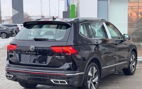 Volkswagen Tiguan II, 2023 год, 5 750 000 рублей, 18 фотография