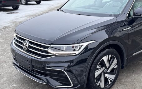 Volkswagen Tiguan II, 2023 год, 5 750 000 рублей, 21 фотография